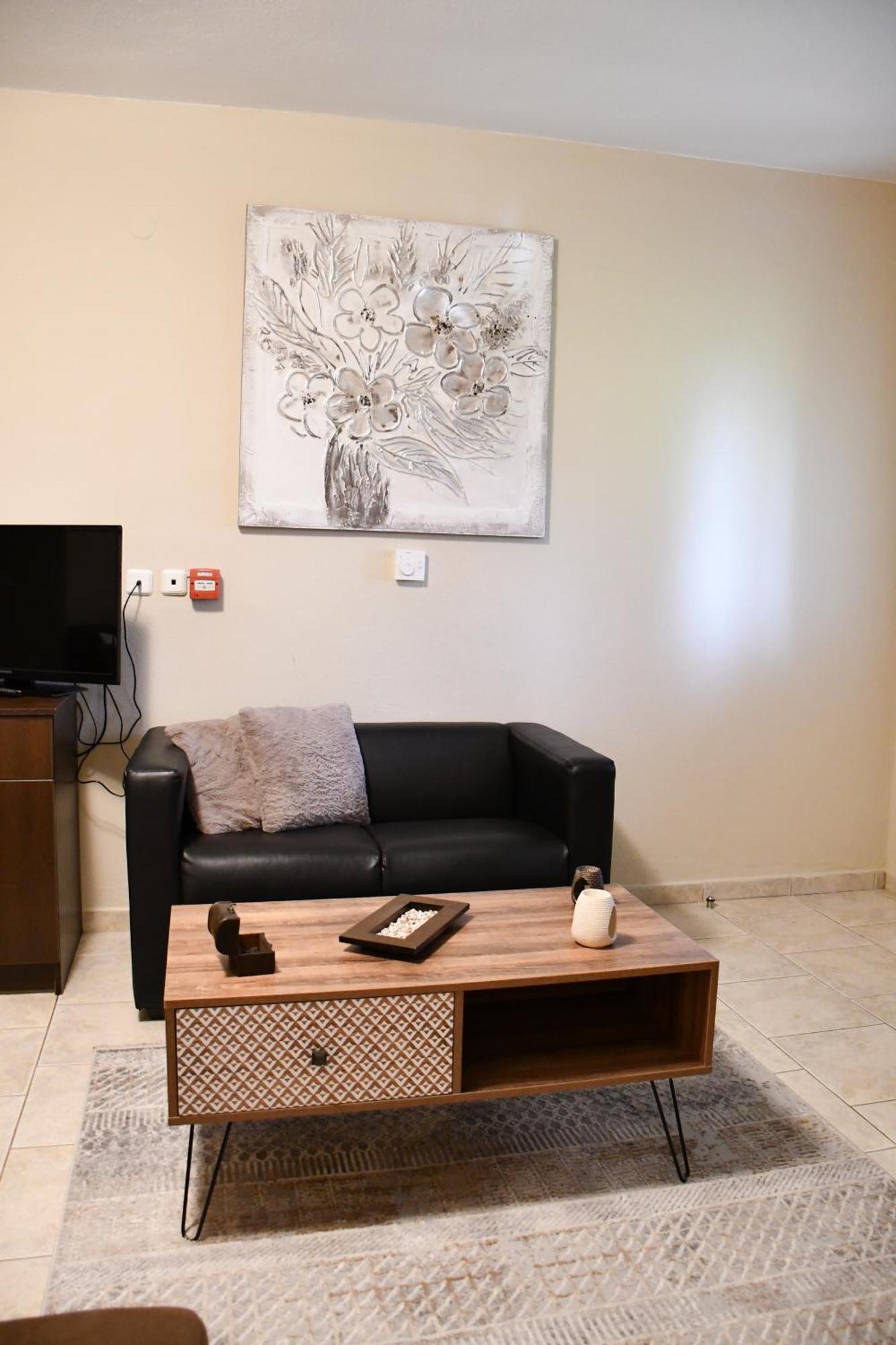 Toula Rooms Ангистрон Экстерьер фото