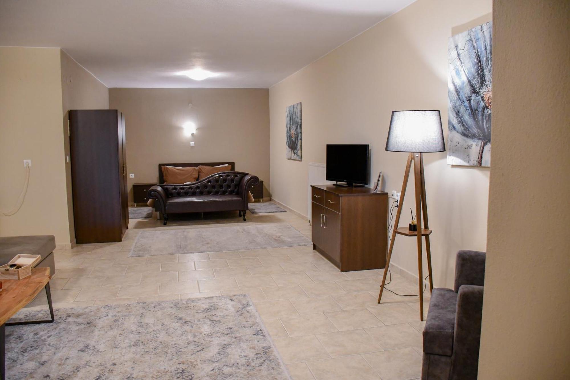 Toula Rooms Ангистрон Экстерьер фото